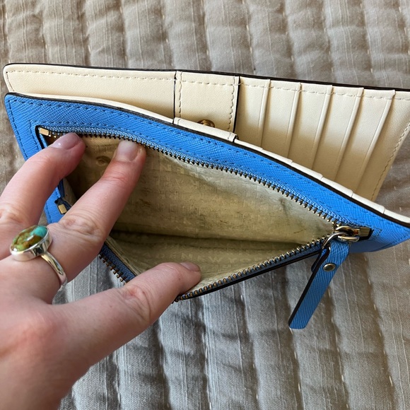 Kate Spade snap closure wallet- blue and cream - Picture 5 of 5